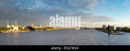 Rigas Altstadt und die Daugava, Lettland Stockfoto