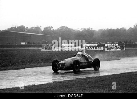 Ein Maserati 4CLT Rennen in Goodwood, England, 30. September 1950. Stockfoto