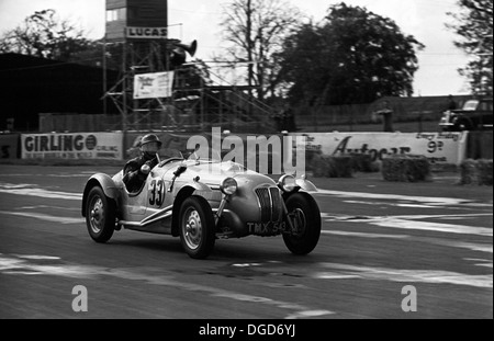 Ein Frazer Nash Le Mans Replica im Wettbewerb mit der International Trophy in Silverstone, England 1950. Stockfoto