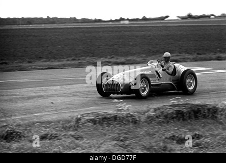 Alberto Ascari fahren eines Ferrari ThinWall spezielle V12 in der International Trophy in Silverstone, England 1950. Stockfoto