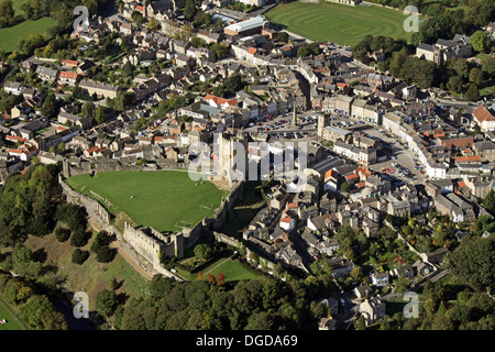Luftaufnahme von Richmond Town in North Yorkshire, einschließlich der Marktplatz und das Schloss Stockfoto