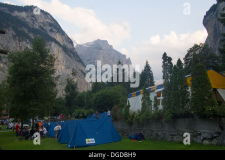 Campingplatz "Camping Jungfrau" in Lauterbrunnen Tal, Berner Oberland, Schweiz Stockfoto