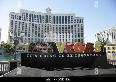 Las Vegas, NV, USA. 18. Oktober 2013. Atmosphäre auf der Pressekonferenz zur letzten VEGAS Cast erhält Schlüssel nach Las Vegas, die Springbrunnen des Bellagio, Las Vegas, NV 18. Oktober 2013. Bildnachweis: James Atoa/Everett Collection/Alamy Live-Nachrichten Stockfoto