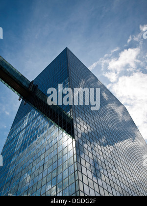 Nord Brüssel neue Bürotürme mit Reflexionen in der Glasfassade Stockfoto