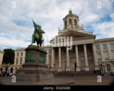 Brüssel Place Royale mit Statue von Gottfried von Bouillon und die Kirche von Saint Jacques-Sur-Coudenberg Stockfoto