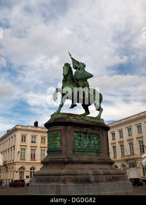 Reiterstatue von Gottfried von Bouillon in Brüssel Place Royale Stockfoto