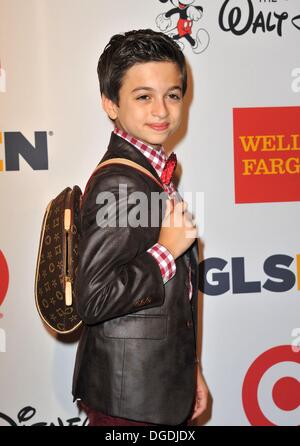 Beverly Hills, Kalifornien, USA. 18. Oktober 2013. J.j. Totah im Ankunftsbereich für 9. jährliche GLSEN Respekt Awards, The Beverly Hills Hotel, Beverly Hills, CA 18. Oktober 2013. Bildnachweis: Dee Cercone/Everett Collection/Alamy Live-Nachrichten Stockfoto