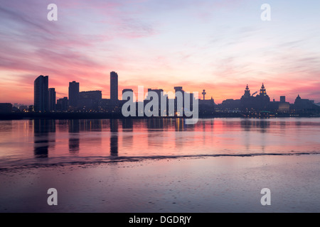 Liverpool Skyline Waterfront Sonnenaufgang Stockfoto