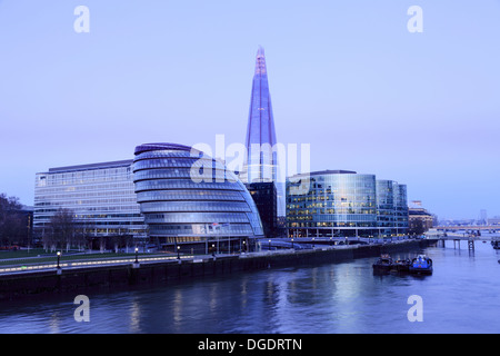 Rathaus-Shard Dämmerung London England Stockfoto