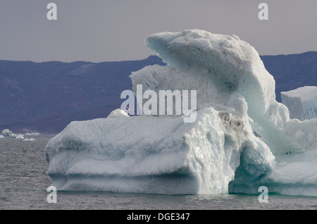 Grönland, Nuussuaq Halbinsel, Qaasuitsup Gemeinde, Disko-Bucht in der Nähe von Saqqaq (alias Sarqaq oder Solsiden). Eisberge in der Disko-Bucht. Stockfoto