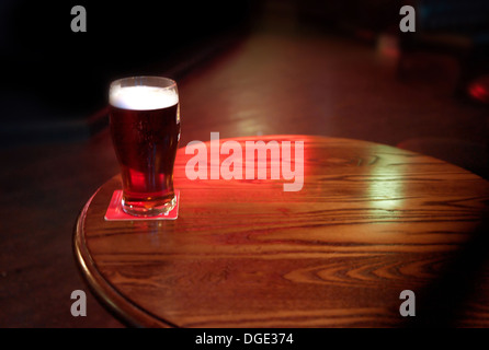 Pint bitter / Real Ale / Bier in einem Pub Stockfoto