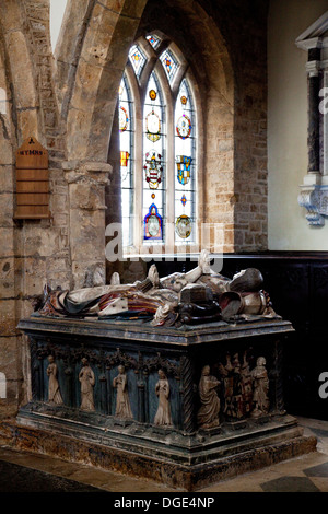 Grab von Sir Richard Knightley und seine Frau Jane zu Fawsley Hall St Mary's Church. 13. jahrhundert Stockfoto