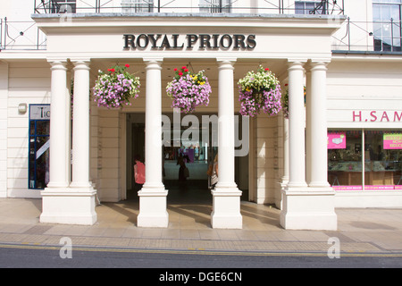 Eintritt in das Royal Priors Shopping Centre, Leamington Spa. Stockfoto