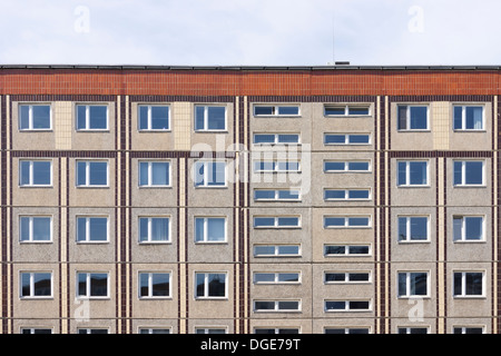 DDR-Stil-Mehrfamilienhäuser in Berlin, Deutschland Stockfoto