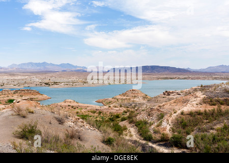 Blick über den Lake Mead, Lake Mead National Recreation Area, Nevada, USA - das trockene Land verbrauchter im Wasser abgedeckt werden Stockfoto