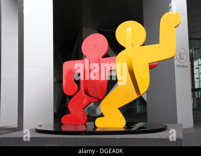 Zwei tanzende Figuren von Keith Haring in New York Stockfoto