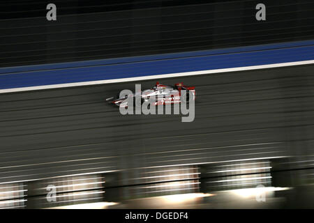 Fontana, Kalifornien, USA. 19. Oktober 2013. IndyCar, Runde 19, Auto Club California Speedway, MAVTV 500, Fontana, CA, USA, 17.-19. Oktober 2013, SEBASTIEN BOURDAIS, Dragon Racing © Ron Bijlsma/ZUMAPRESS.com/Alamy Live-Nachrichten Stockfoto