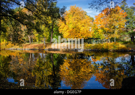 Herbst im berühmten Freilichtmuseum Wadkoping in Örebro, Schweden Stockfoto