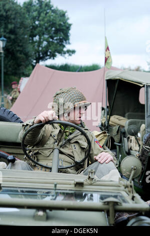 Fiel, Notts, UK. 20. Oktober 2013. Ein Wochenende am Papplwick Pumpstation, Krieg erneut Besuchszeit Britain.Vintage und klassische Fahrzeuge, Re-Enactments Birtish, USA, Polnisch bewaffnet machten. Auch Inattendance sind die King George v1, Chuchill & Montgomery. Bildnachweis: Ian Francis/Alamy Live-Nachrichten Stockfoto