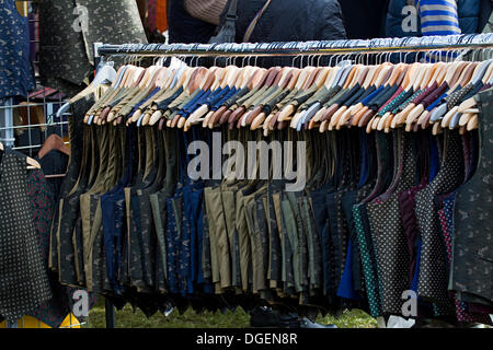 Newark, Großbritannien. 20. Oktober 2013. Stall zu verkaufen Westen an Robin Hood Spiel und Land zeigen. Bildnachweis: Penny Fillingham/Alamy Live-Nachrichten Stockfoto