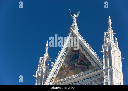 Die Metropolitan Kathedrale der Heiligen Maria Himmelfahrt ist die Kirche von Siena, Italien. Stockfoto
