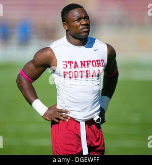 Palo Alto, CA. 19. Oktober 2013. Stanford Cardinal Wide Receiver Ty Montgomery (7) erwärmt sich vor dem NCAA Football-Spiel zwischen der Stanford Cardinal und die UCLA Bruins im Stanford Stadium in Palo Alto, CA. Stanford besiegt UCLA 24-10. Damon Tarver/Cal Sport Media/Alamy Live-Nachrichten Stockfoto