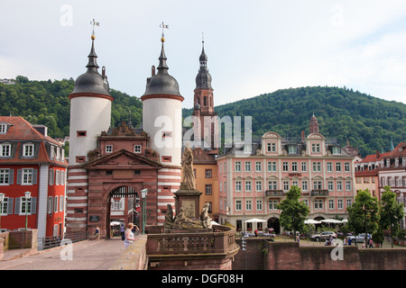 Alte Brücke-Tor in Heidelberg, Deutschland am 19. Juni 2013. Stockfoto