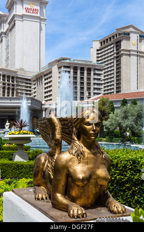 Statue vor Caesars Palace Hotel und Casino, Las Vegas Boulevard South (The Strip), Las Vegas, Nevada, USA Stockfoto