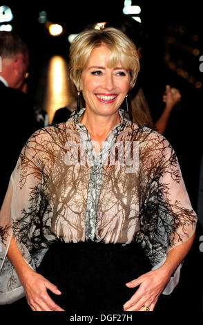 London, UK. 20. Oktober 2013. Emma Thompson besucht die World Premiere von speichern Mr.Banks auf die 57. BFI London Film Festival Cloing Night Gala am The Odeon Leicester Square, London.20-10-2013 Credit: Peter Phillips/Alamy Live News Stockfoto