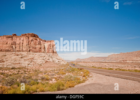 Straße und die Berge. Stockfoto