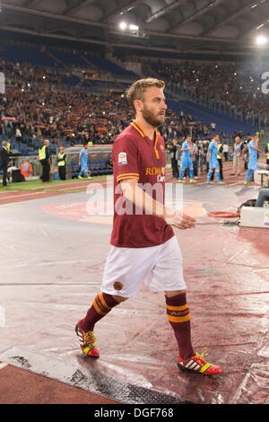 Rom, Italien. 18. Oktober 2013. Daniele De Rossi (Roma) Football / Soccer: italienische "Serie A" match zwischen AS Roma 2: 0 SSC Napoli im Stadio Olimpico in Rom, Italien. © Maurizio Borsari/AFLO/Alamy Live-Nachrichten Stockfoto