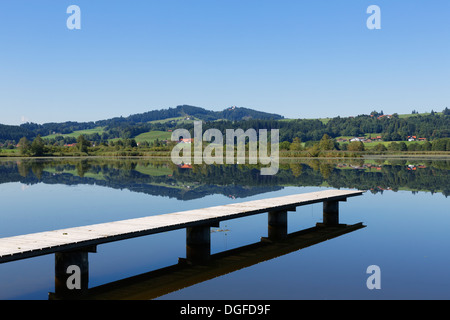 Steg am Auersberg Hügel am Rücken, Bernbeuren, natürlich siehe See Pfaffenwinkel Region, Upper Bavaria, Bavaria, Germany Stockfoto