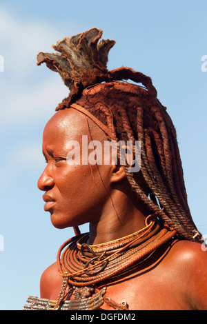 Himba junge Frau, Porträt, Kaokoland, Kunene, Namibia Stockfoto