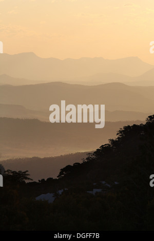 Sonnenuntergang von O'Reillys Rainforest Retreat im Lamington National Park gesehen. Queensland, Australien. Stockfoto