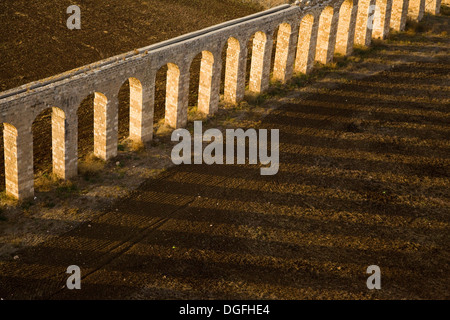 Eine Luftaufnahme der Aquädukt in der Nähe von Lohamei Hagetaot Stockfoto