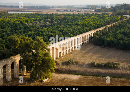 Eine Luftaufnahme der Aquädukt in der Nähe von Lohamei Hagetaot Stockfoto