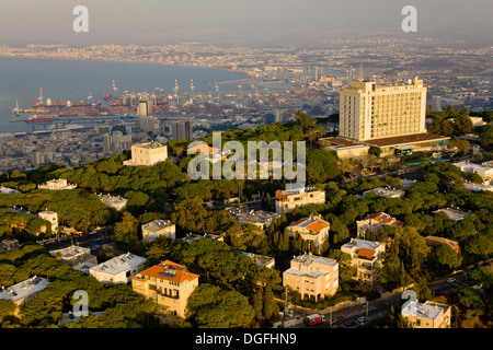 Eine Luftaufnahme des Hotel Dan Carmel und Bucht von Haifa Stockfoto