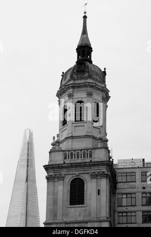 LONDON - 21.September: St. Magnus der Märtyrer mit Shard, untere Thames Street am 21. September 2013, während des jährlichen Open House Stockfoto