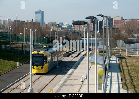 Metrolink tram Haltestelle Etihad Campus auf der Ostlinie Manchester Eastlands, Manchester, England, UK Stockfoto