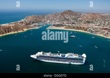 Kreuzfahrtschiff in Cabo San Lucas, Cabo San Lucas, Baja California Sur, Mexiko Stockfoto