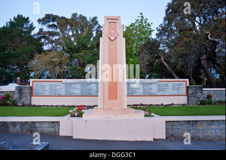 Napier, North Island, Neuseeland. Der Art déco-Erdbeben Ehrengrab, Park Insel Friedhof. Enthält die Überreste der Opfer des Erdbebens 1931. Stockfoto