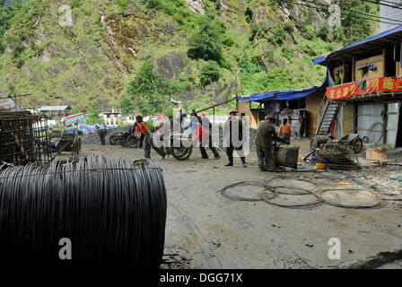 Bau Website, Grenze Stadt Nyalam - Zhangmu auf Friendship Highway Tibet - Nepal, Himalaya, Tibet, China, Asien Stockfoto