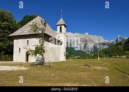 Historische Kirche im Nationalpark Theth, albanische Alpen, Albanien, Balkan, Europa Stockfoto