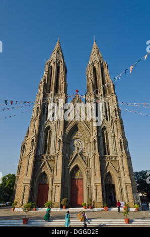 St. Philomenas Cathedral dekoriert für Heiligabend in Mysore, Indien, Asien Stockfoto