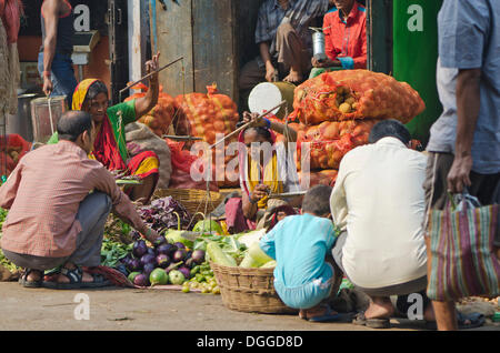 Gemüse-Verkäufer in den Straßen von Kalkutta, Indien, Asien Stockfoto