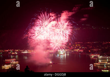 Rhein in Flammen, Rhein in Flammen, zeigt Feuerwerk am Rhein, St. Goarshausen, Rheinland-Pfalz Stockfoto