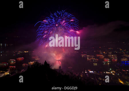 Rhein in Flammen, Rhein in Flammen, zeigt Feuerwerk am Rhein, St. Goarshausen, Rheinland-Pfalz Stockfoto