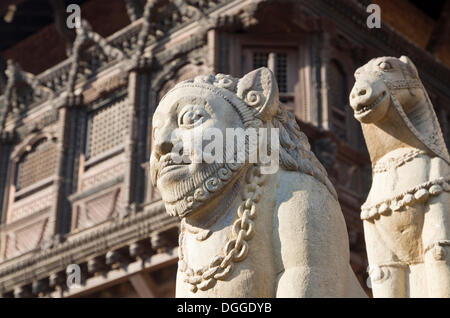 Siddi Laxmi Tempeleingang am Durbar Square, Tal von Kathmandu, Bhaktapur, Kathmandu Bezirk Bagmati Zone, Nepal Stockfoto