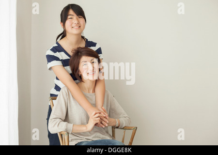 Tochter von Mutter und Teenager, Porträt Stockfoto