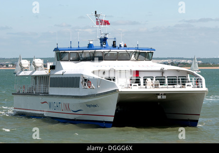 Wight Ryder ich, ein Katamaran von Wightlink, betrieben die Solent aus Portsmouth, England, nach Ryde auf der Isle Of Wight durchquert Stockfoto